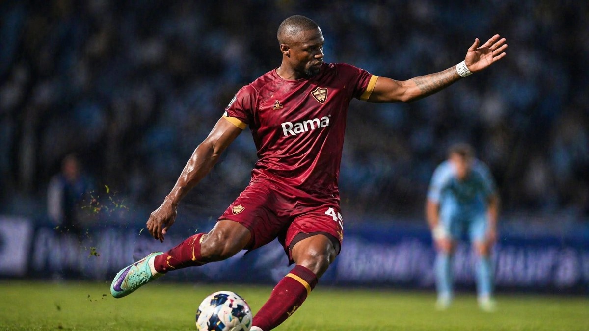 Kaizer Chiefs, AmaZulu and Al Ahly Target Tshegofatso Mabasa Ahead of Free Agency Move